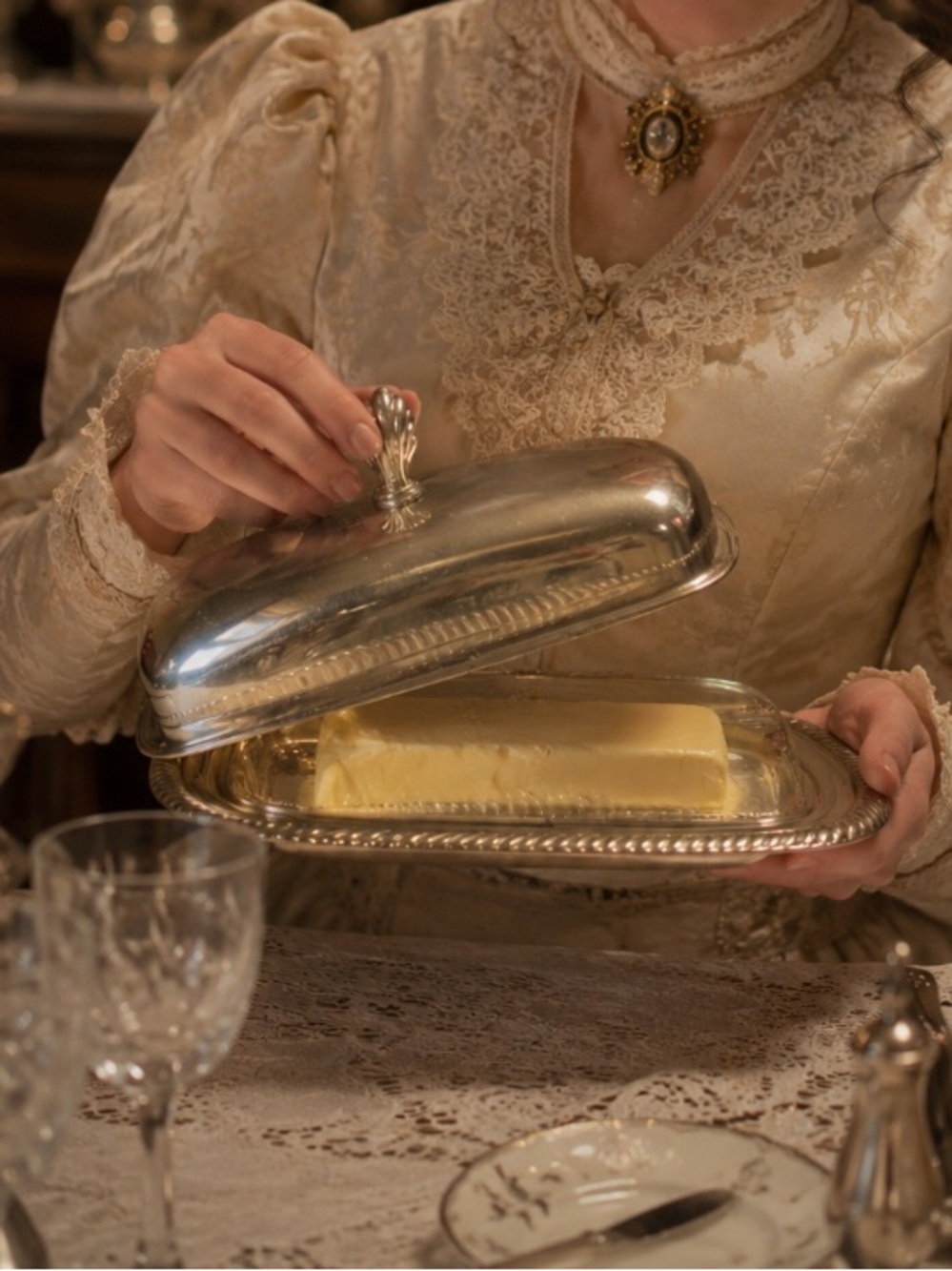 WM Rogers • Vintage • Classic • Silver • Butter Dish